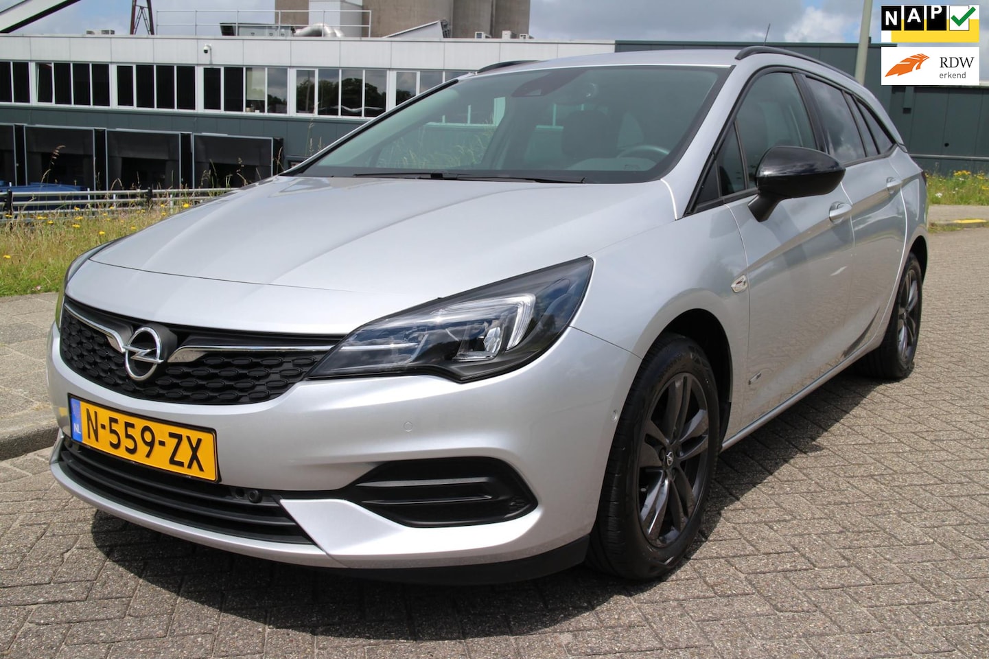 Opel Astra Sports Tourer - 1.2 Business Elegance 1.2 Business Elegance - AutoWereld.nl