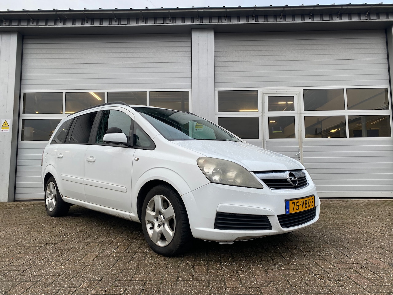 Opel Zafira - B-VAN 1.9 DTI - AutoWereld.nl