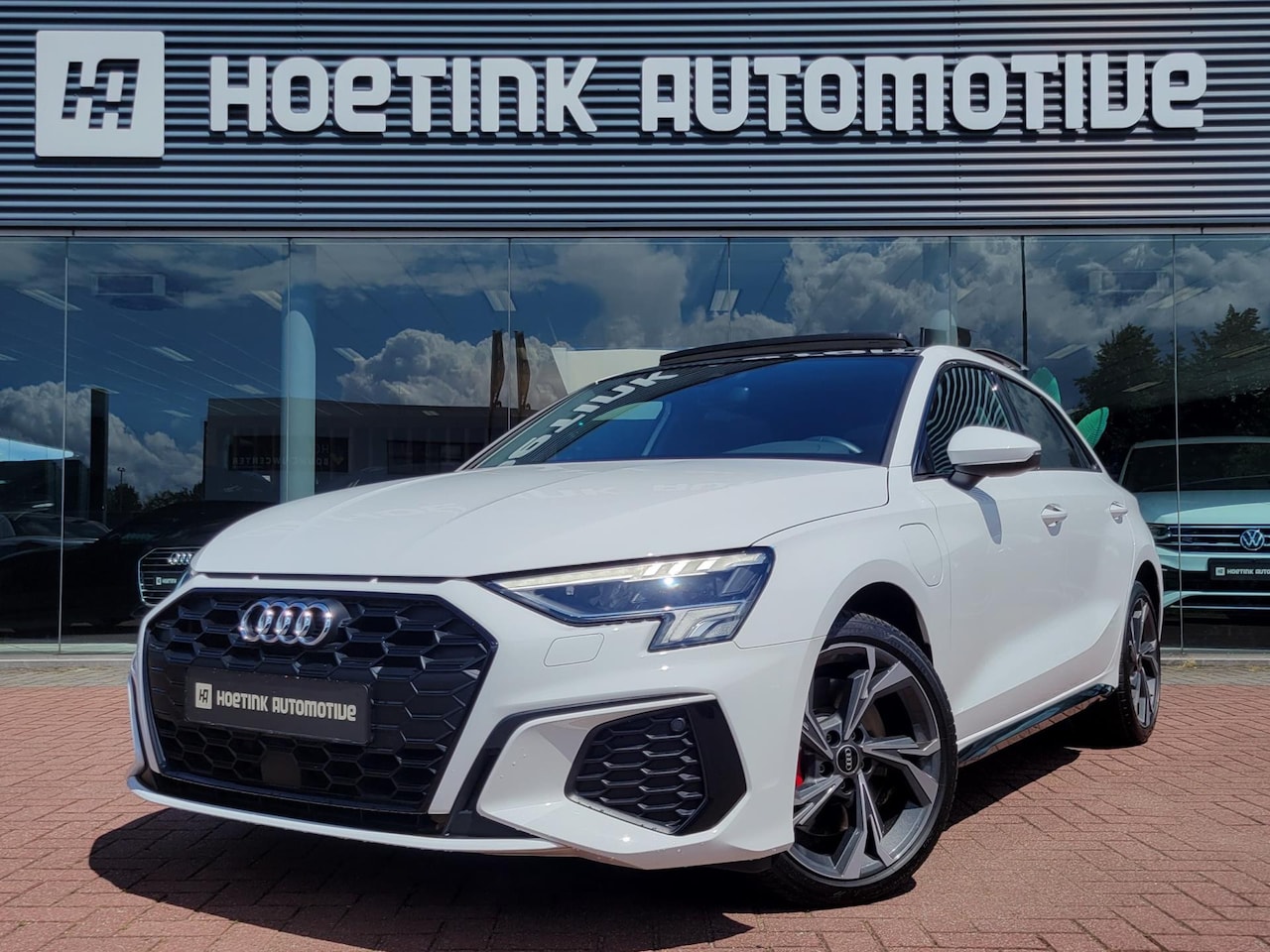 Audi A3 Sportback - 1.4 e-tron 45 TFSIe S-Line | Pano | Virtual | Ambiance | Adaptive Cruise Control - AutoWereld.nl