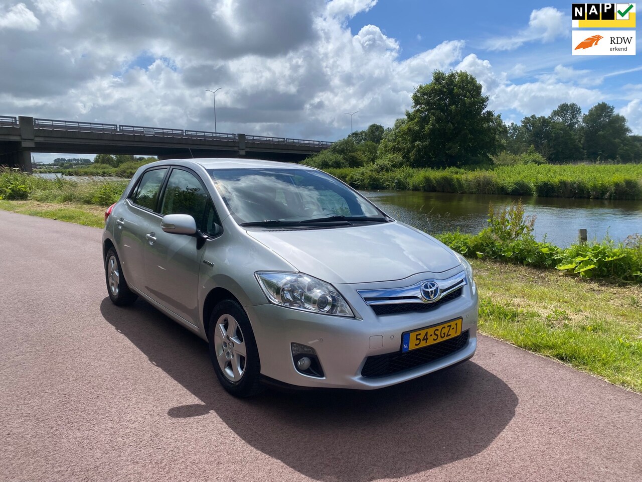 Toyota Auris - 1.8 Full Hybrid Aspiration|Automaat|NAP|PDC| - AutoWereld.nl