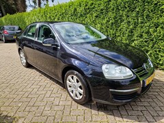 Volkswagen Jetta - 1.6 FSI Comfortline nieuwe APK