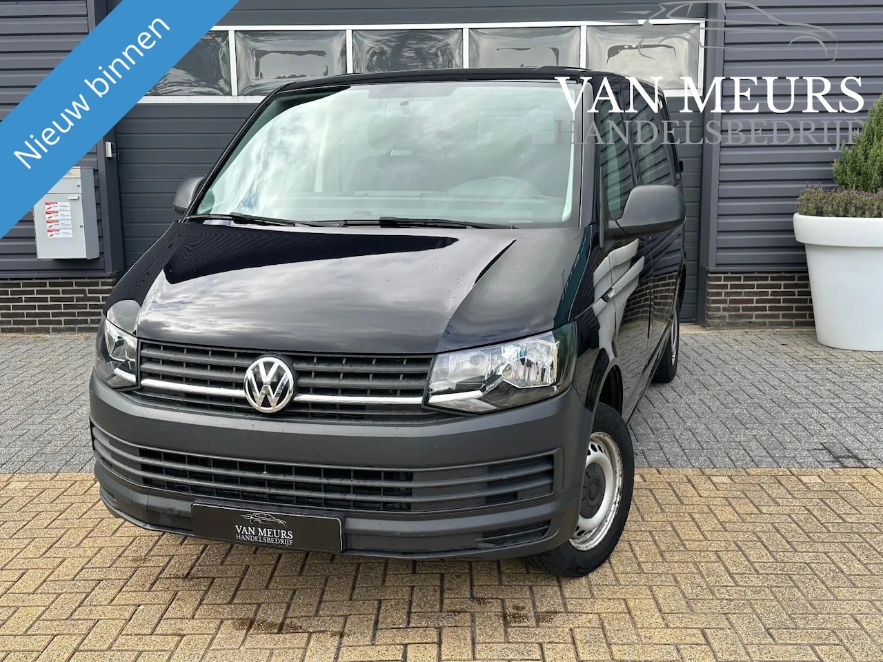 Volkswagen Transporter - 2.0 TDI L1H1 Comfortline 2.0 TDI L1H1 Comfortline, Airco, Trekhaak, APK 01-2025 - AutoWereld.nl