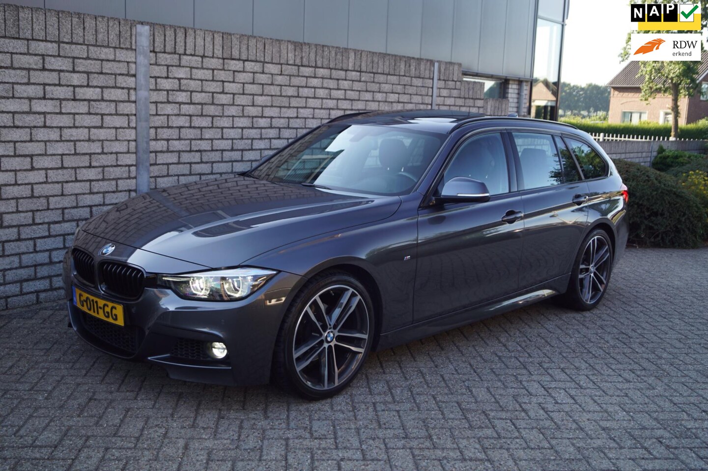 BMW 3-serie Touring - 318i M Sport Corporate Lease Autom Leder Panodak Navi Clima 2x PDC LMV NL Auto. - AutoWereld.nl