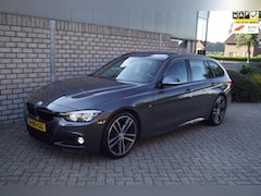 BMW 3-serie Touring - 318i M Sport Corporate Lease Autom Leder Panodak Navi Clima 2x PDC LMV NL Auto