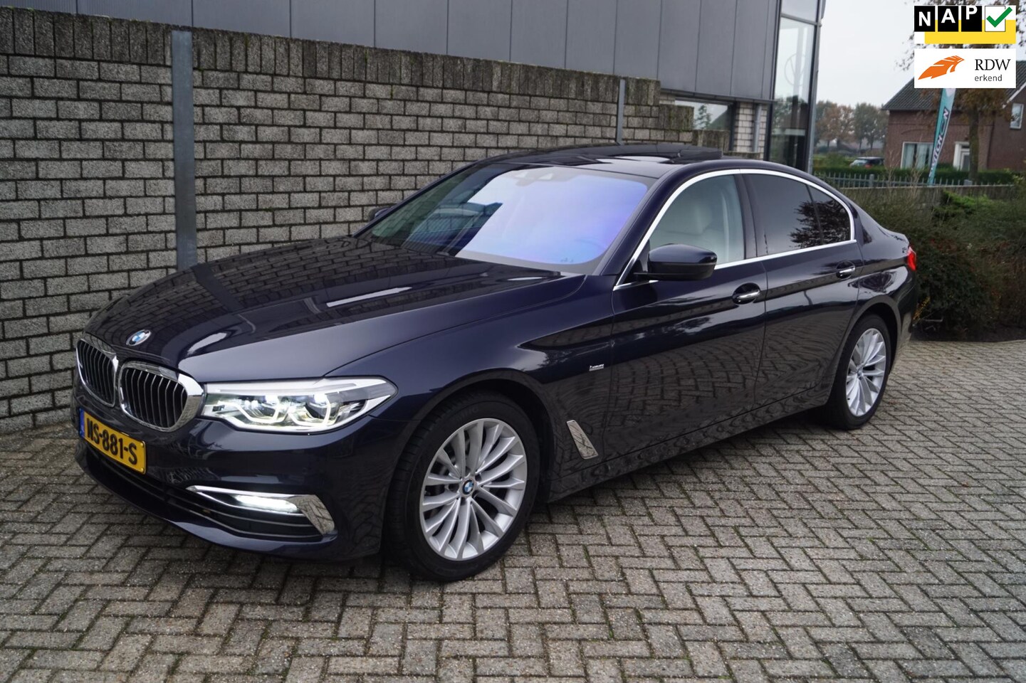 BMW 5-serie - 530i High Executive Luxery Autom Leder Schkdak Softclose Navi Head-Up Clima Bowers&Wilkens - AutoWereld.nl