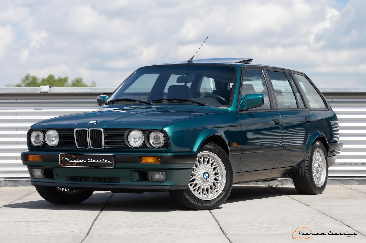 BMW 3-serie Touring - 316i Design Edition E30 | 58.000KM | 1st Owner | Full Documentation | Sunroof - AutoWereld.nl