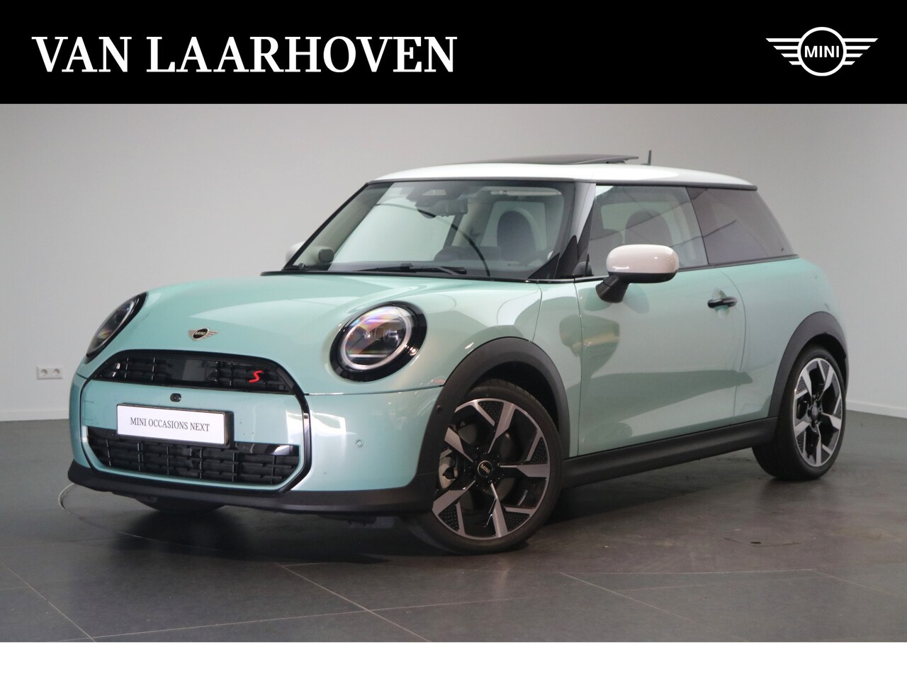 MINI Cooper S - Hatchback Classic Automaat / Panoramadak / Parking Assistant Plus / LED / Comfort Access / - AutoWereld.nl