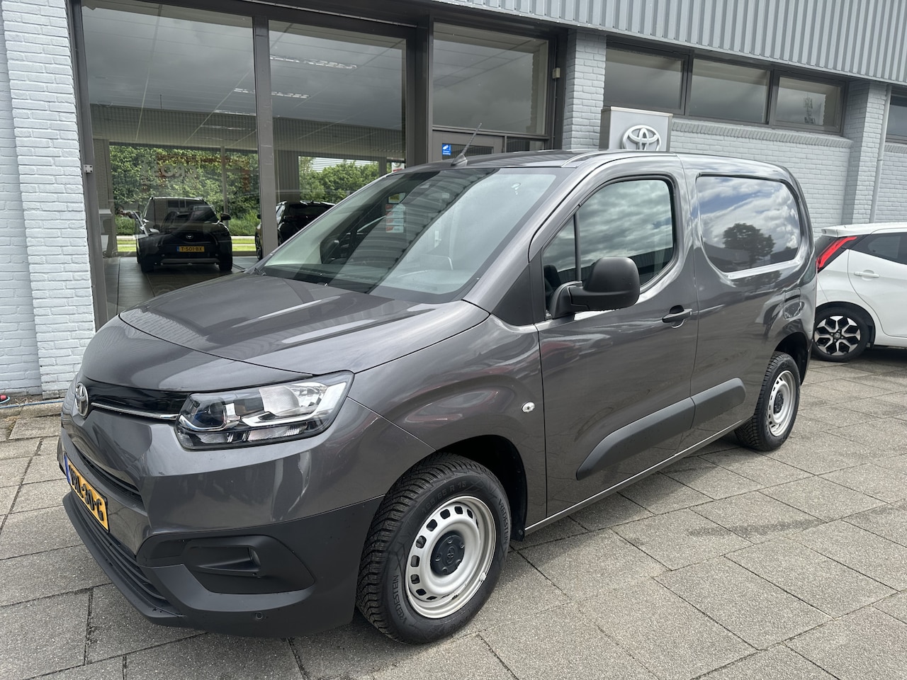 Toyota ProAce City - 1.5 D-4D Live | Trekhaak | PDC v&a | Cruise control | - AutoWereld.nl