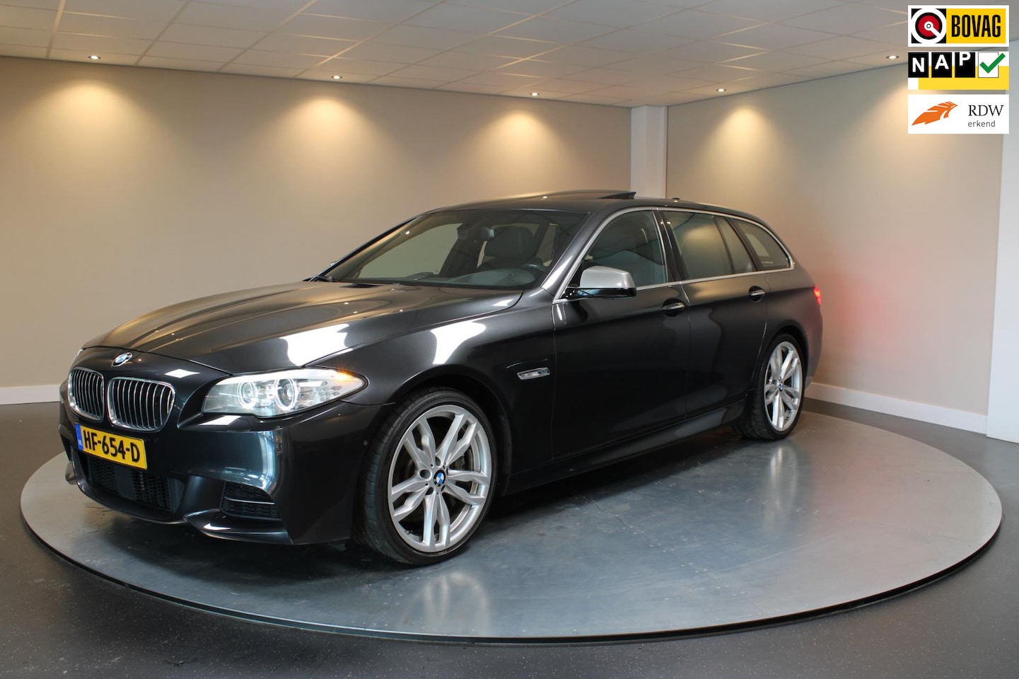 BMW 5-serie Touring - M550xd *Mosselman getuned* 400+PK|Panodak|Cruise|Camera - AutoWereld.nl