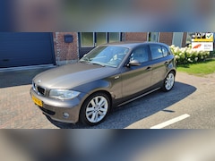 BMW 1-serie - 120i High Executive apk t/m 12-06-2025