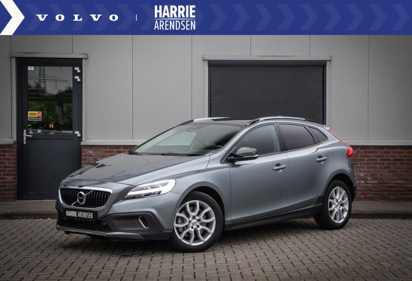 Volvo V40 Cross Country - T3 Aut. Polar+ Luxury, Panoramadak, Leder, Camera, HK audio, LED - AutoWereld.nl