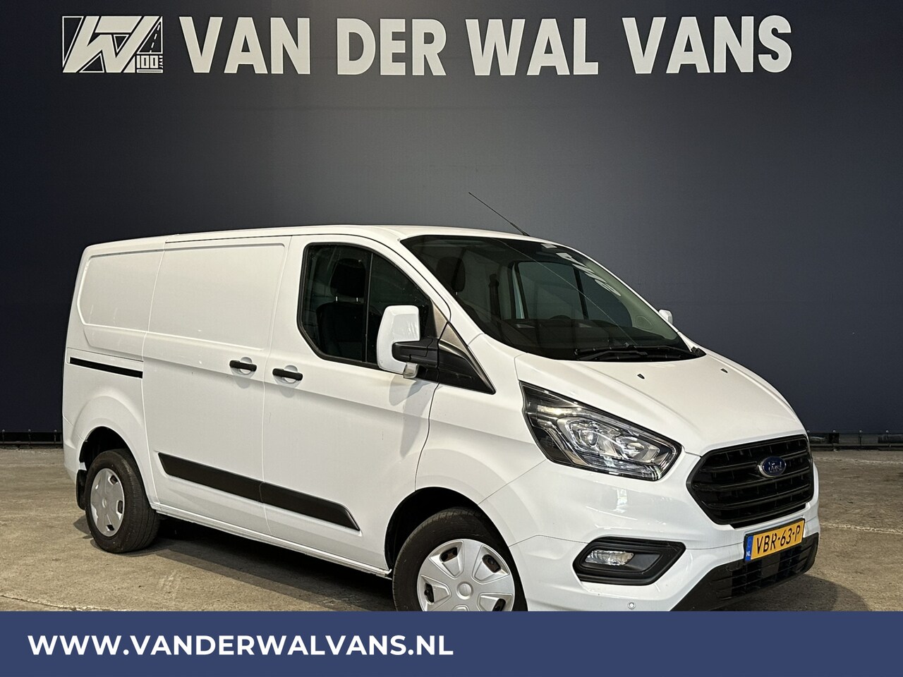 Ford Transit Custom - 2.0 TDCI L1H1 Euro6 Airco | 2500kg trekvermogen | Parkeersensoren | LED CruiseControl, Bij - AutoWereld.nl