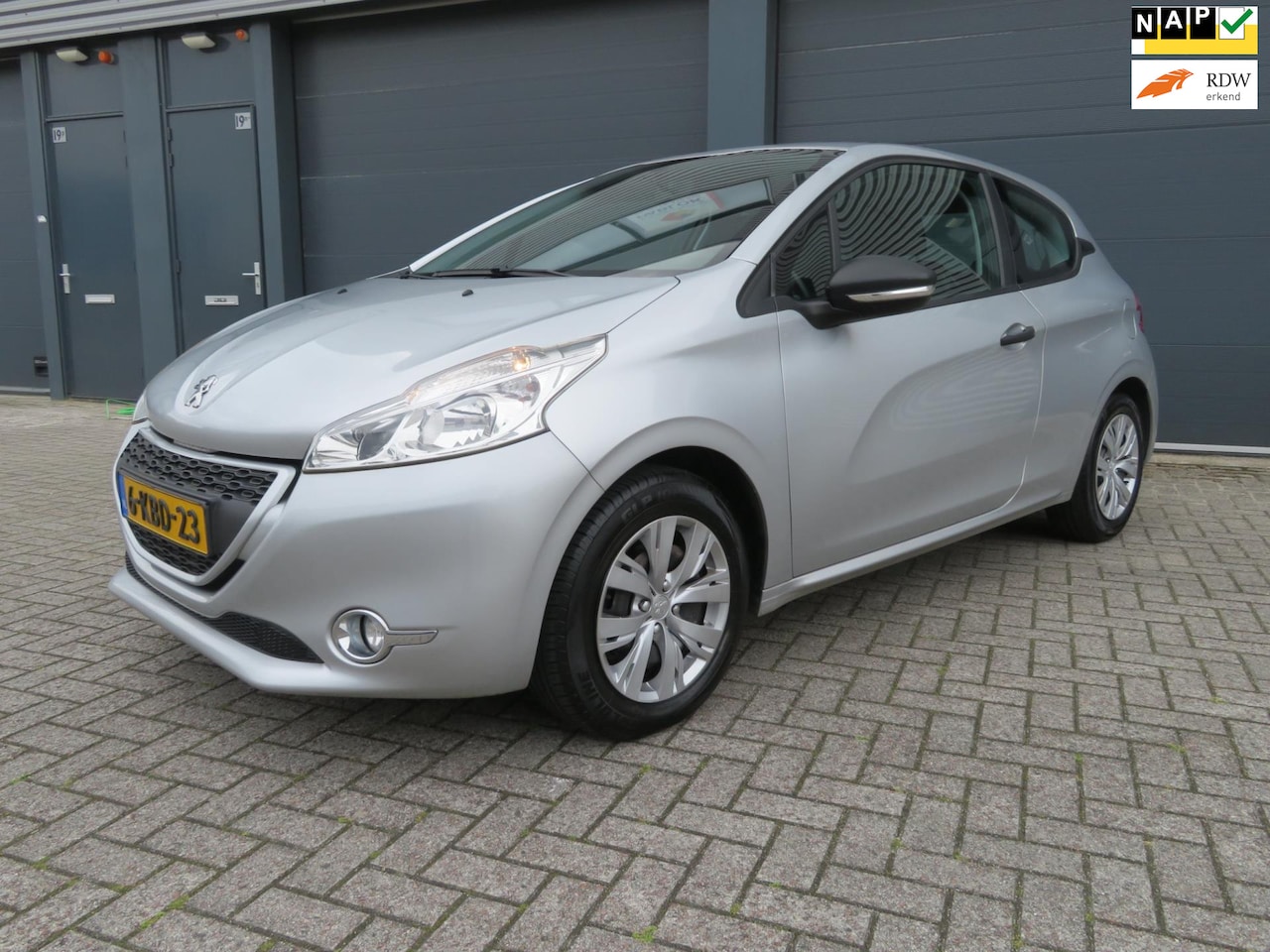 Peugeot 208 - 1.0 VTi Access kleine zuinige auto airco - AutoWereld.nl