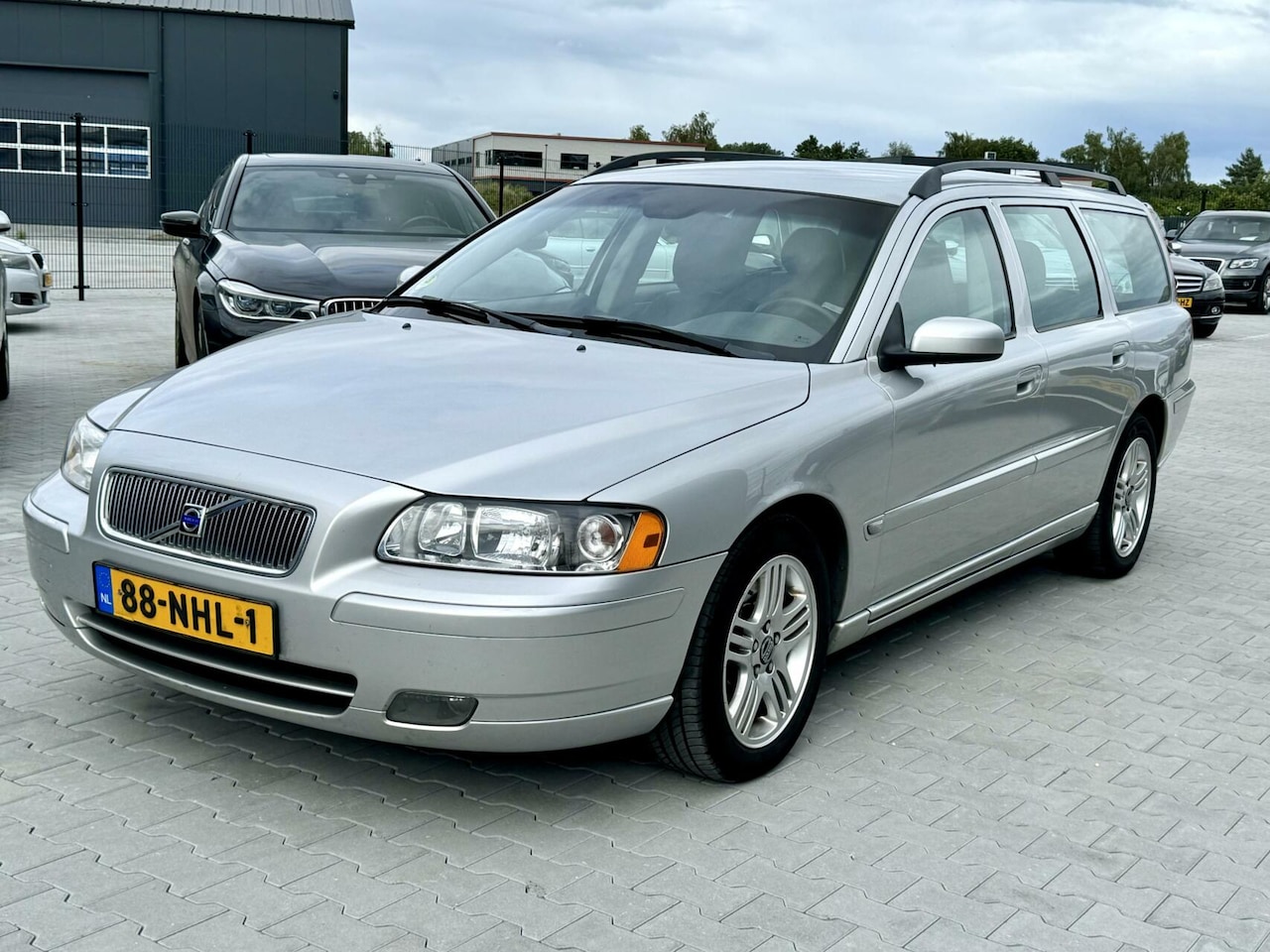 Volvo V70 - 2.4 D5 Edition II | Automaat | Leder | Trekhaak - AutoWereld.nl