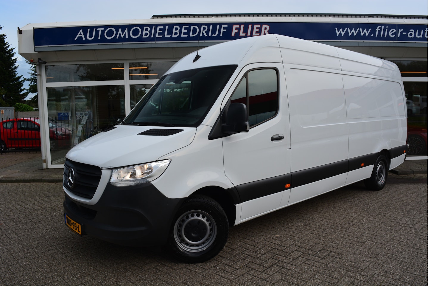 Mercedes-Benz Sprinter - 316 2.2 16PK L3H2 Automaat | Cruise | 3 Zits | Camera | EURO 6 | - AutoWereld.nl