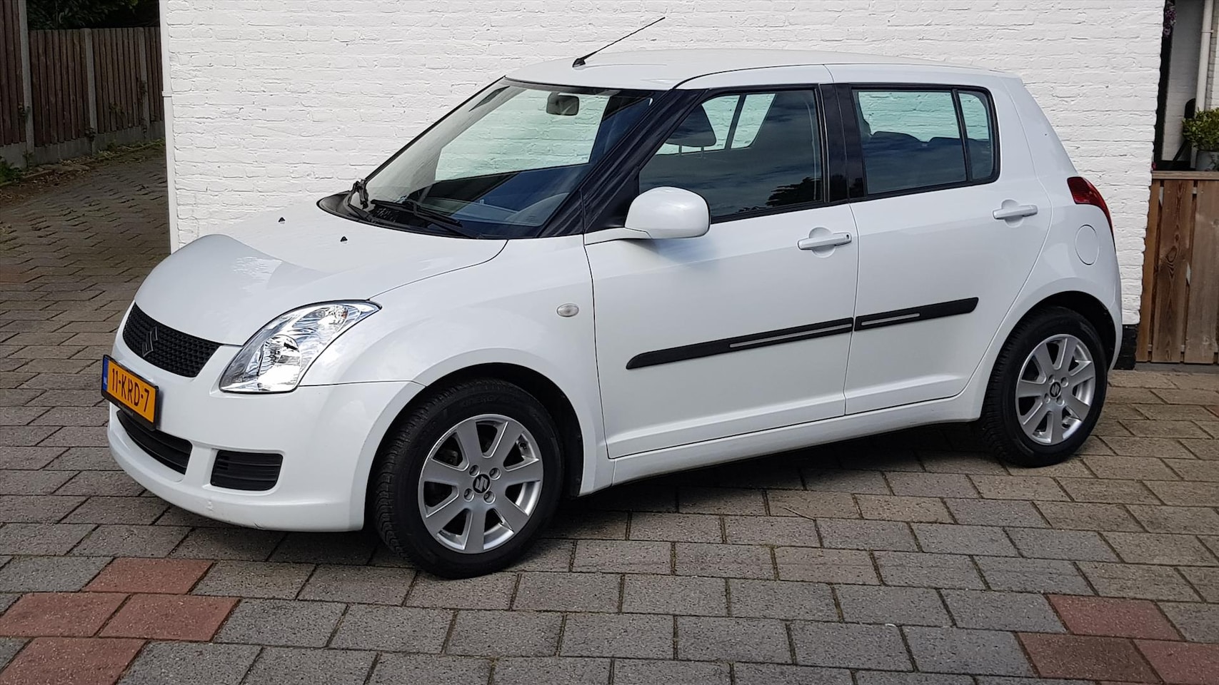 Suzuki Swift - 1.3 5drs Xpression airco/lmv enz - AutoWereld.nl