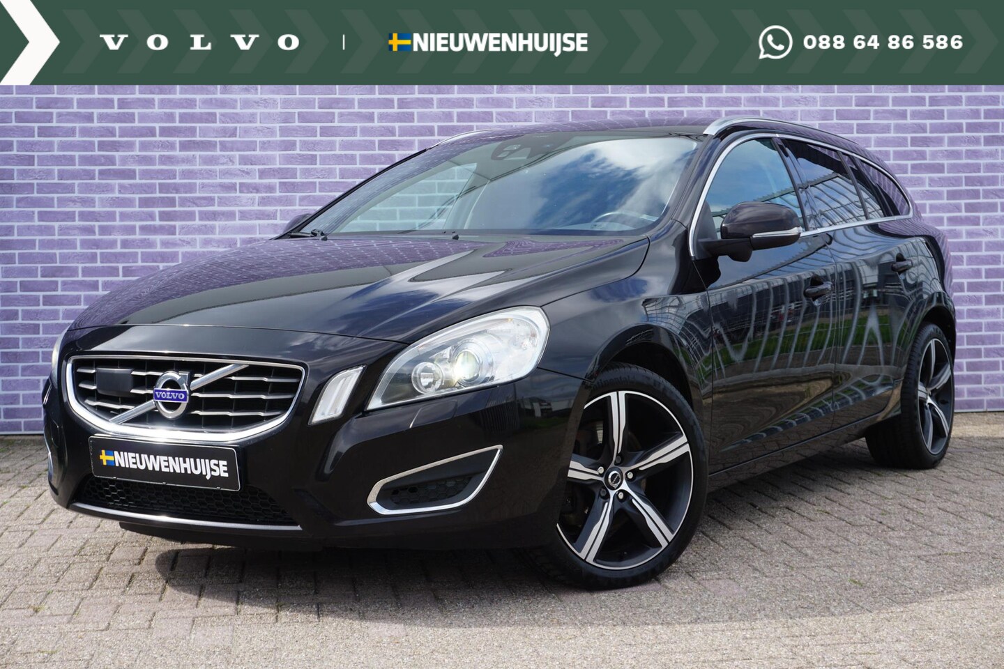 Volvo V60 - 3.0 T6 AWD Summum | Stoelverwarming | Adaptieve cruise control | Leder | BLIS | Xenon | Re - AutoWereld.nl