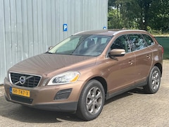 Volvo XC60 - 2.4 D5 AWD 4x4 215pk / Leder / VolvoRTI / 4nwe Banden