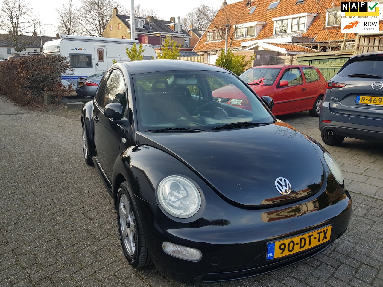 Volkswagen New Beetle - 2.0 Highline VOOR DE LIEFHEBBER 1750 EURO YOUNGTIMER - AutoWereld.nl