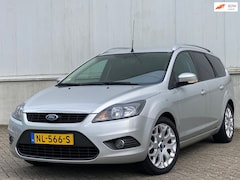 Ford Focus Wagon - 1.6 Titanium NAVI I APK I TREKHAAK I KEYLESS I LMV I START-STOP I DEALER ONDERHOUDEN I NET