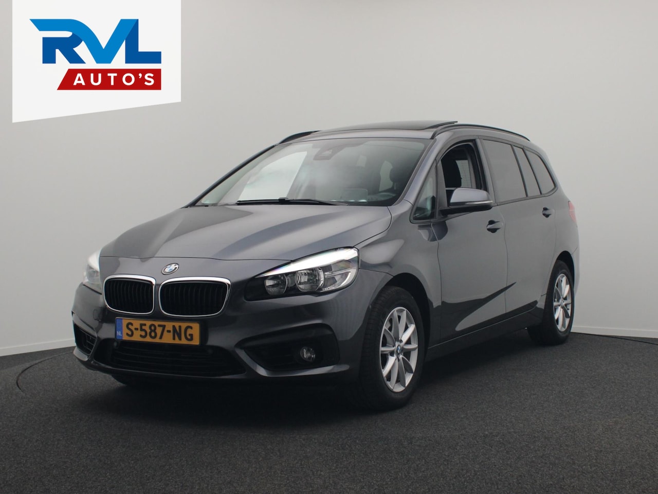 BMW 2-serie Gran Tourer - 218i High Executive Pano/dak Trekhaak Navigatie - AutoWereld.nl