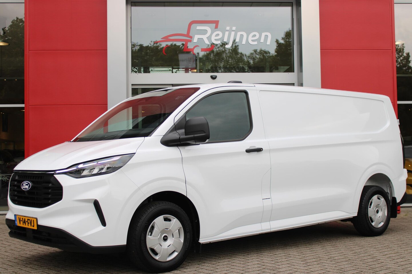 Ford Transit Custom - 300 2.0 TDCI 136PK L2H1 TREND | APPLE CARPLAY/ANDROID AUTO | PARKEER SENSOREN VOOR EN ACHT - AutoWereld.nl