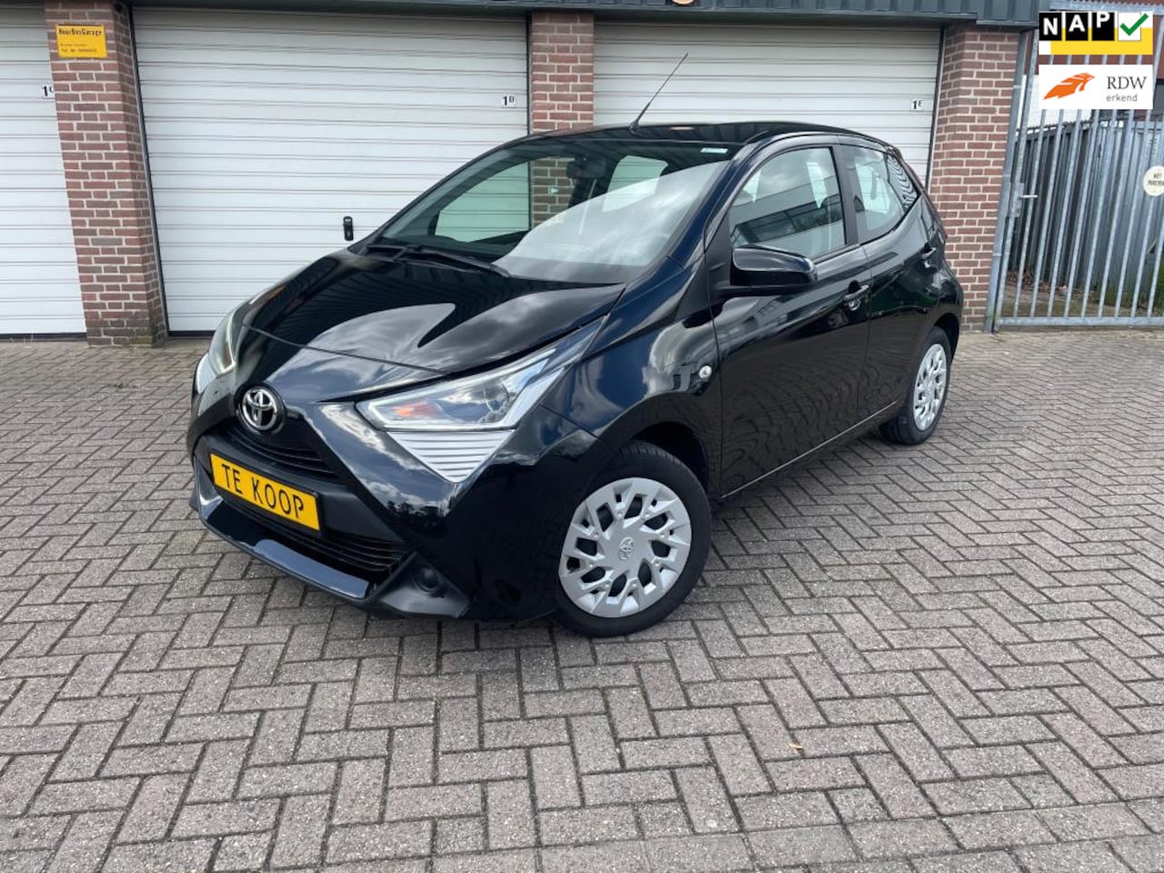 Toyota Aygo - 1.0 VVT-i x play BJ 2021 - AutoWereld.nl