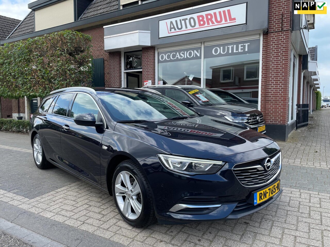 Opel Insignia Sports Tourer - 1.6 CDTI EcoTec Business Executive / Trekh. - AutoWereld.nl