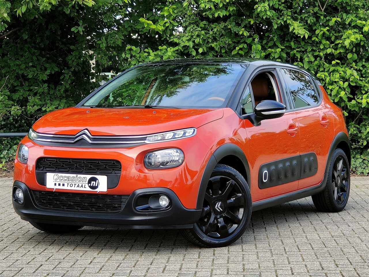 Citroën C3 - 1.2 PureTech Shine | Camera | DAB | Half Leder | Carplay - AutoWereld.nl