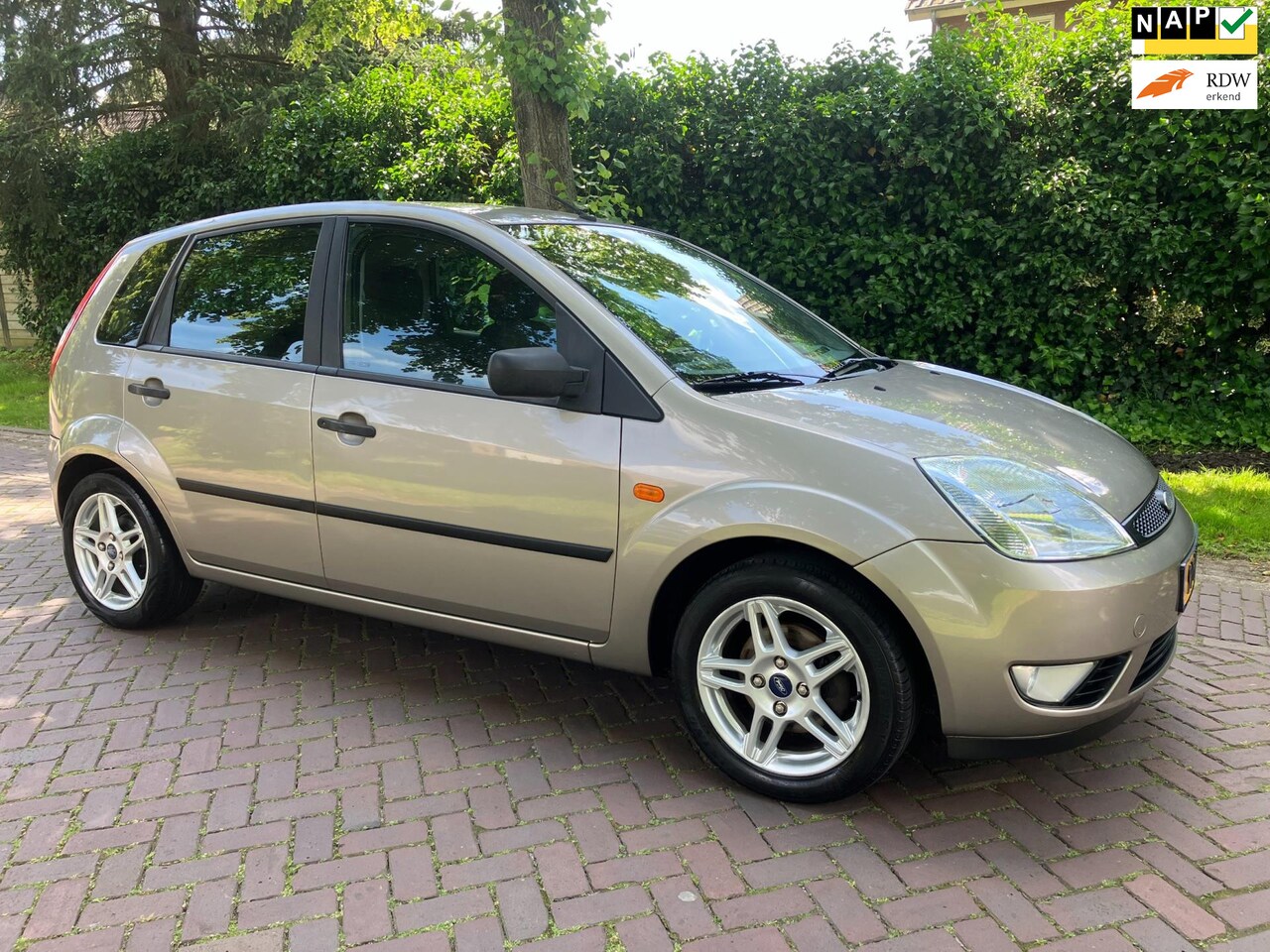 Ford Fiesta - 1.4-16V Trend 5 DEURS AUTOMAAT AIRCO APK19 April 2025 ZEER MOOI - AutoWereld.nl