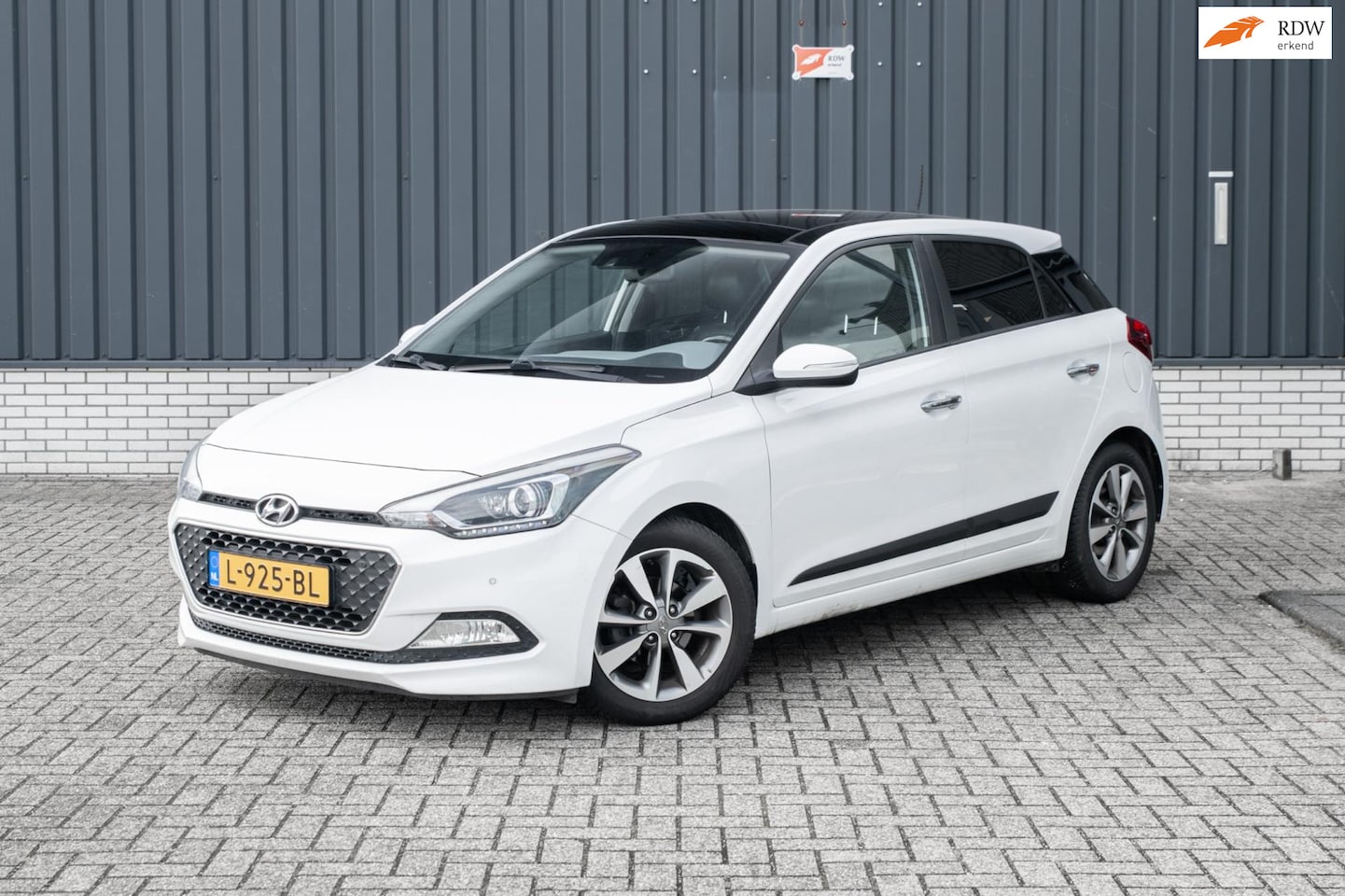 Hyundai i20 - 1.4i Dynamic XL*Panorama*Automaat*Leder* - AutoWereld.nl