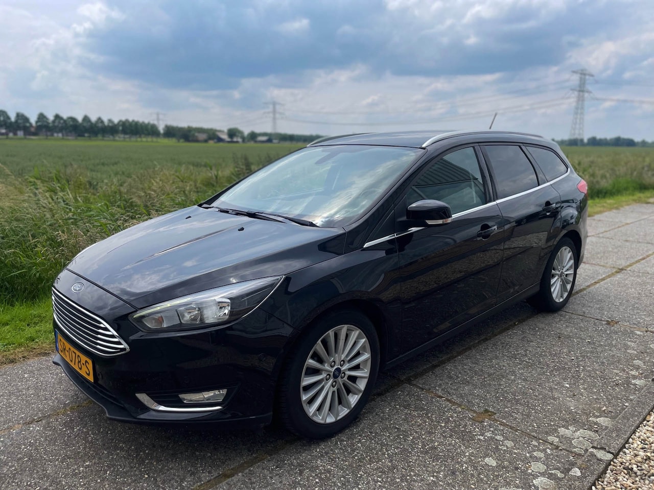 Ford Focus Wagon - 1.0 Titanium 1.0 Titanium, Navi, Camera - AutoWereld.nl