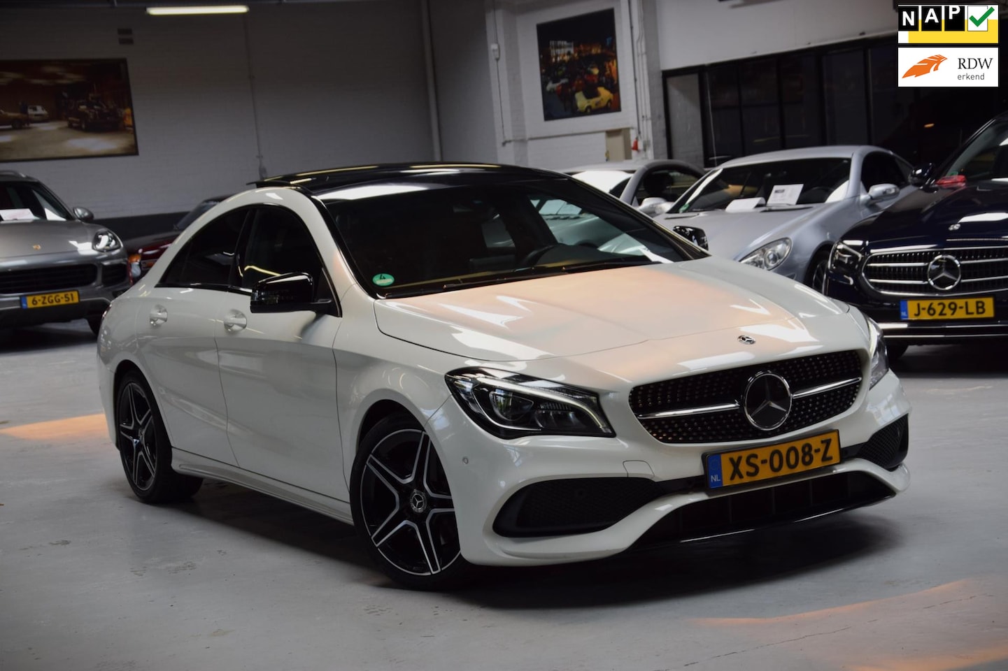 Mercedes-Benz CLA-Klasse - 250 Prestige* ///AMG Pakket|Panoramadak|Night Ed.|Facelift|211pk!!|Dealer onderhouden - AutoWereld.nl