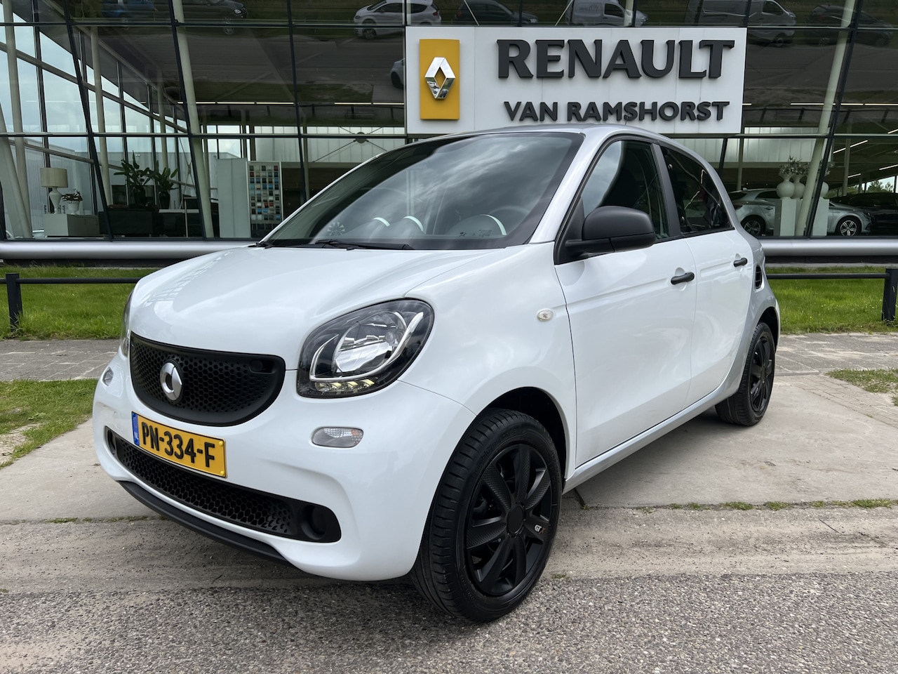 Smart Forfour - 1.0 Pure / Cruise / Elek. Ramen V / Radio / Bluetooth / Centr. Deurvergrendeling / - AutoWereld.nl