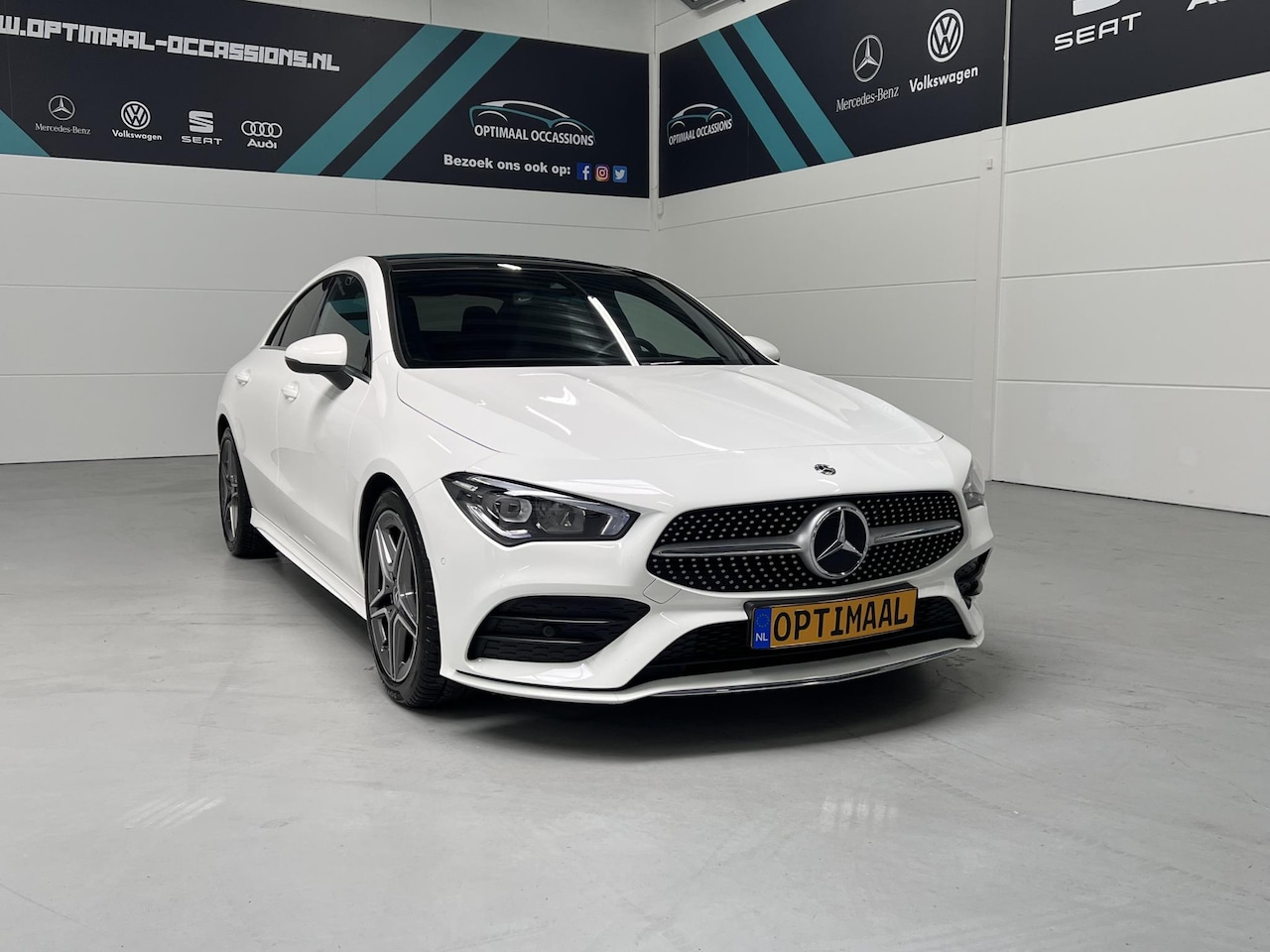 Mercedes-Benz CLA-Klasse - 180 AMG/Pano/Topstaat! - AutoWereld.nl