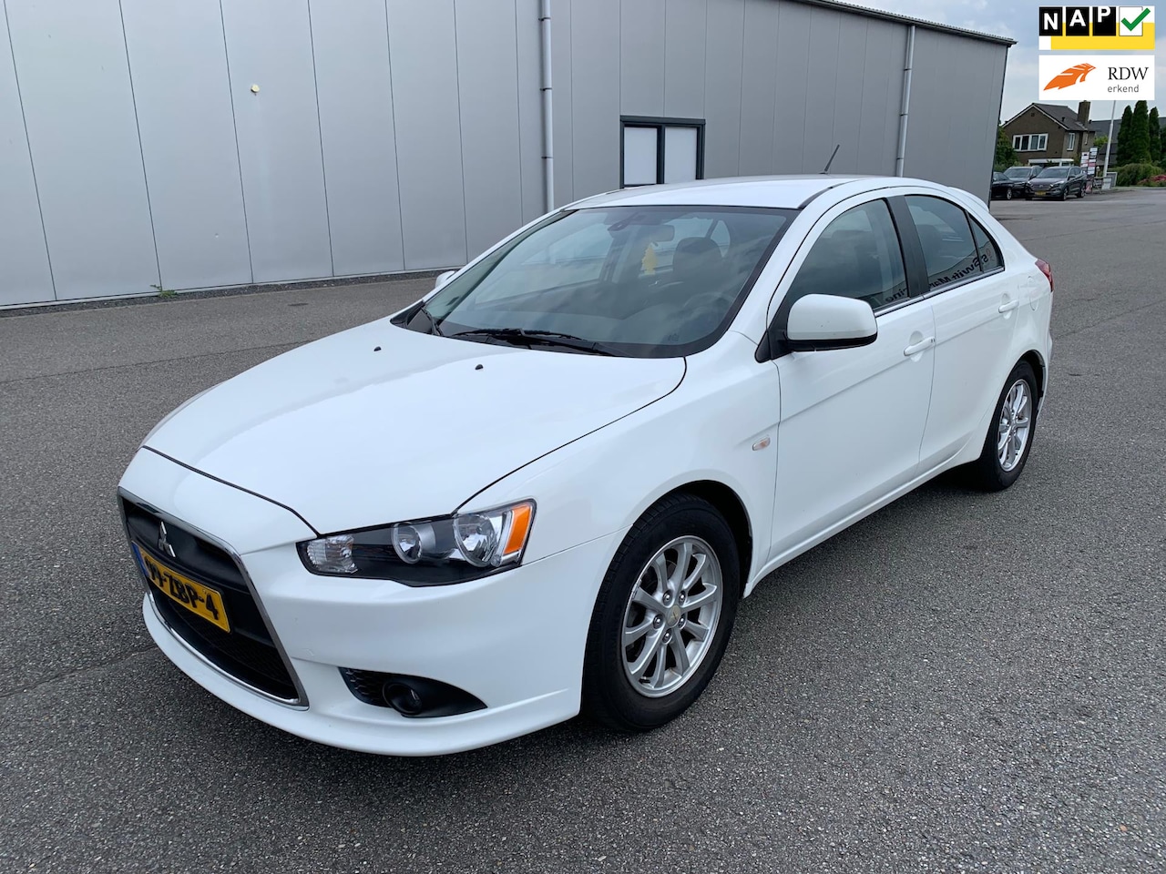 Mitsubishi Lancer Sportback - 1.6 Edition Two 1.6 Edition Two - AutoWereld.nl