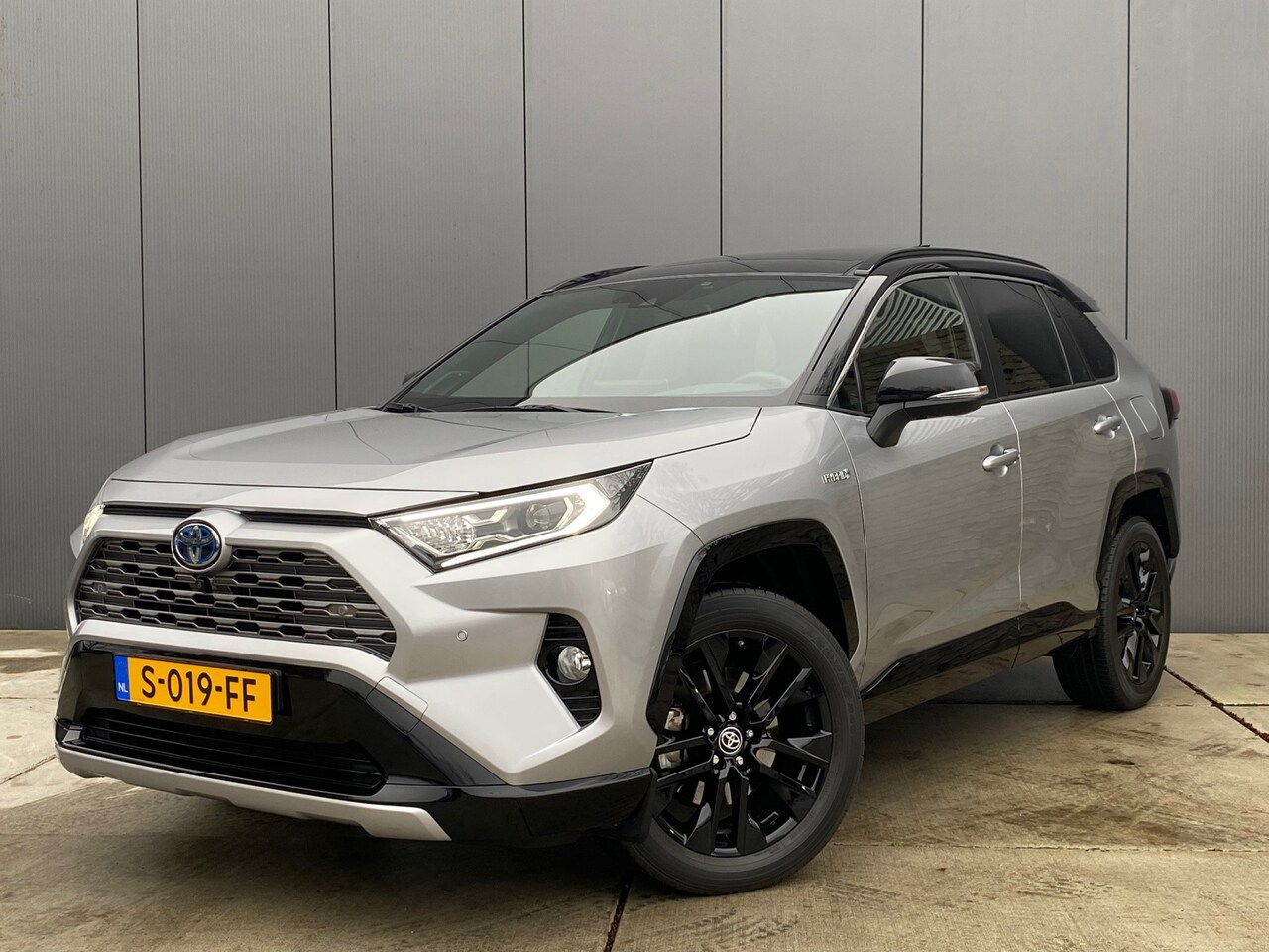 Toyota RAV4 - 2.5 Hybrid AWD Executive / Panoramadak / JBL / Dodehoek - AutoWereld.nl