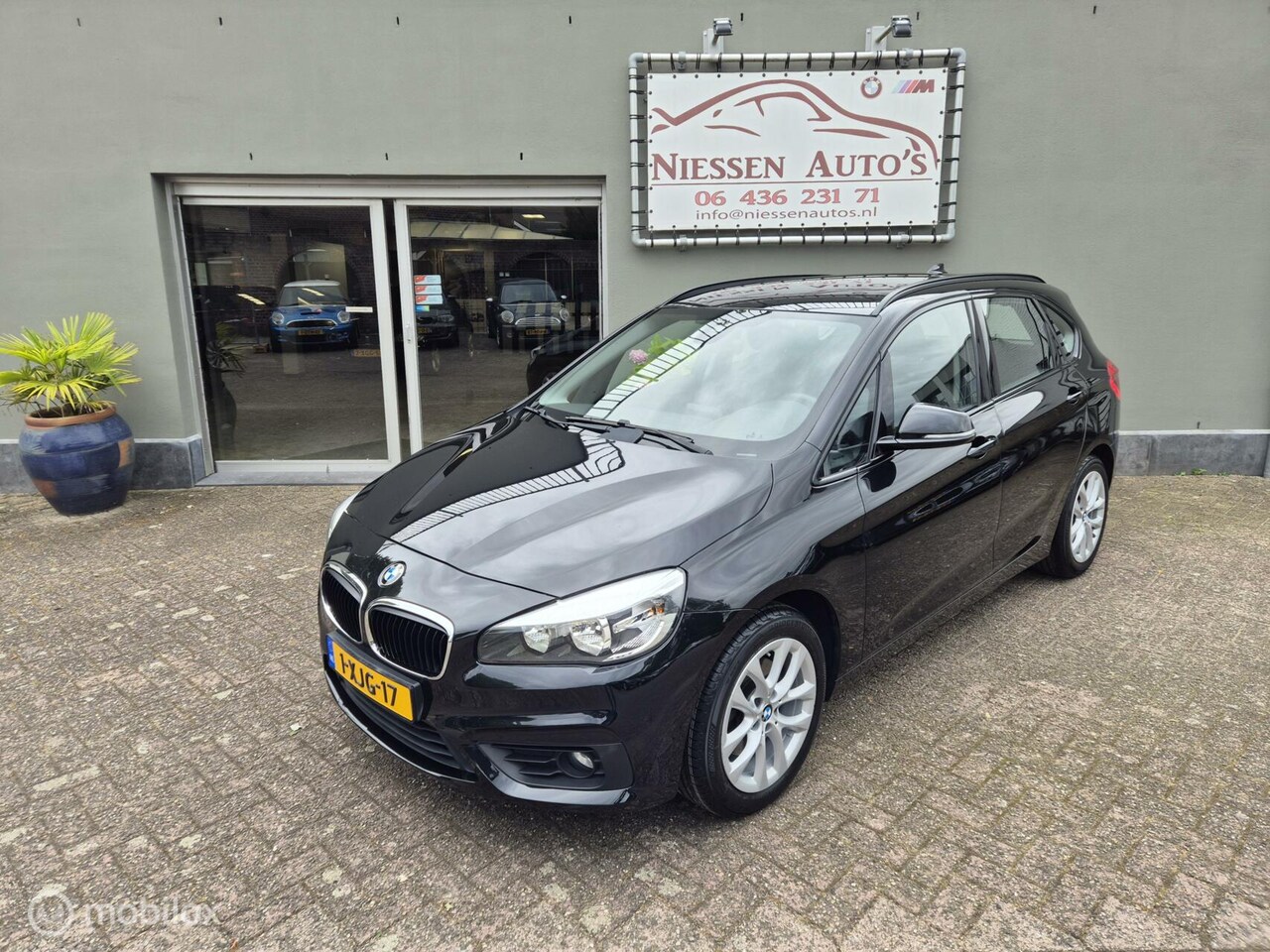 BMW 2-serie Active Tourer - 218i Executive NAP/Trekhaak - AutoWereld.nl