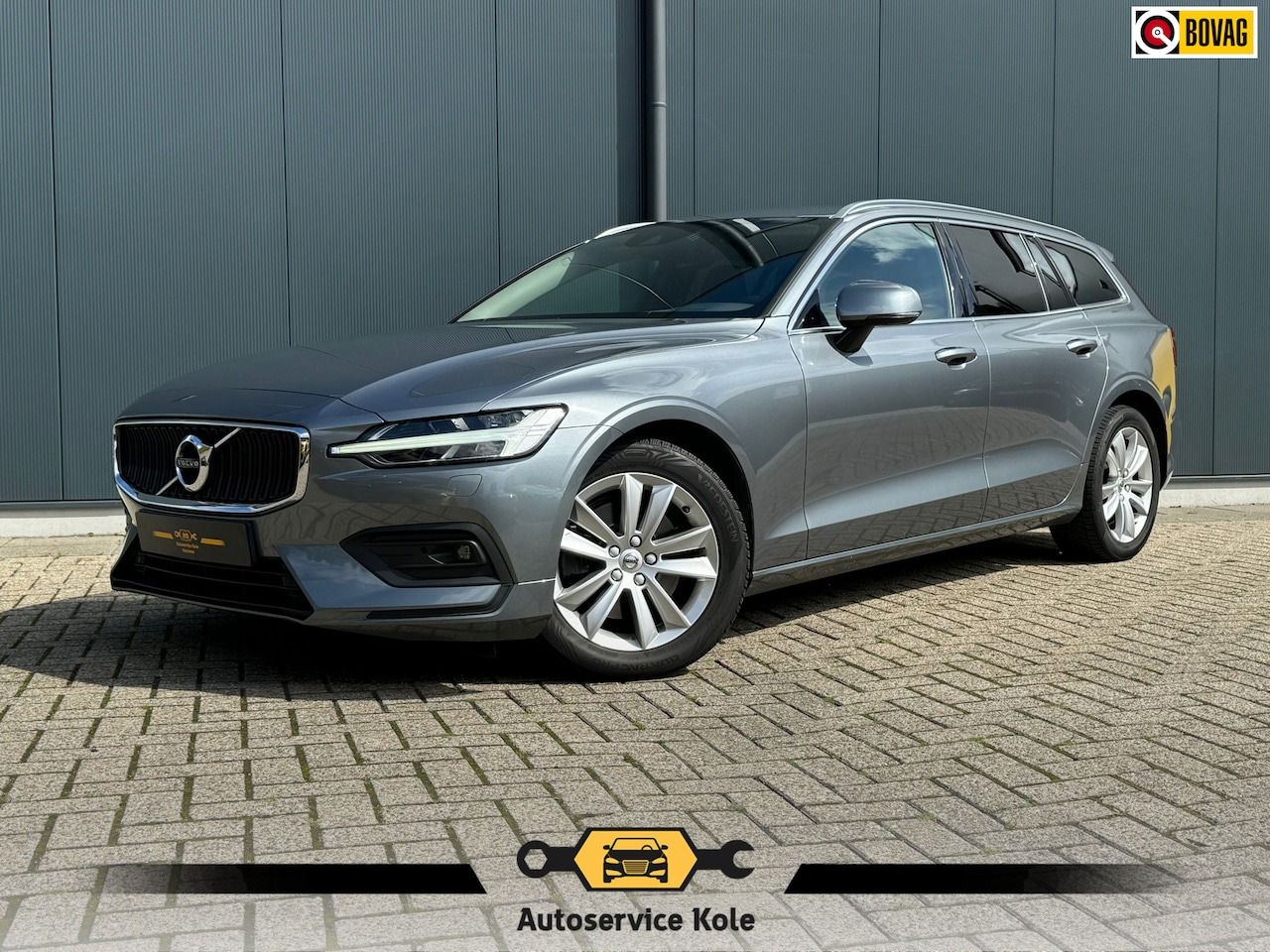 Volvo V60 - 2.0 B4 R-Design 2.0 B4 R-Design - AutoWereld.nl