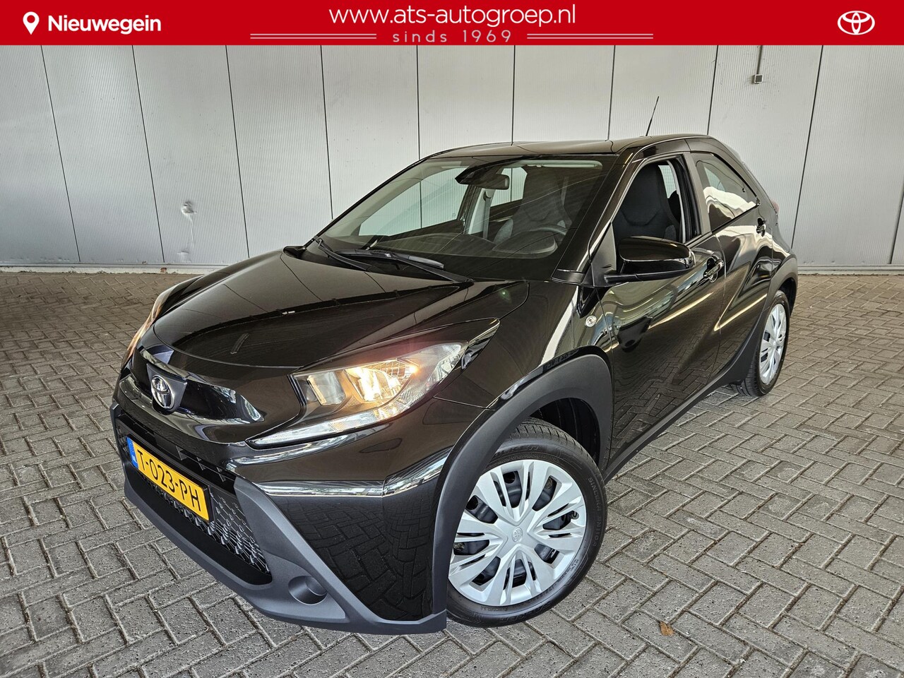 Toyota Aygo X - 1.0 VVT-i MT play 1.0 VVT-i MT play - AutoWereld.nl