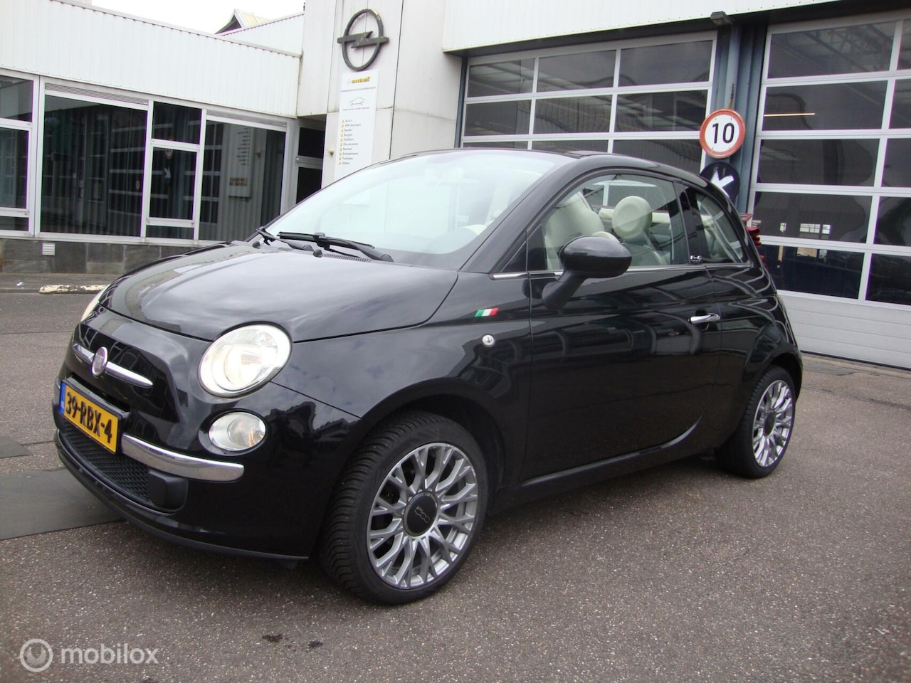 Fiat 500 C - 1.2 Lounge Secuur onderhouden , distributie gedaan, komt met Apk tot 03-08-2025 - AutoWereld.nl