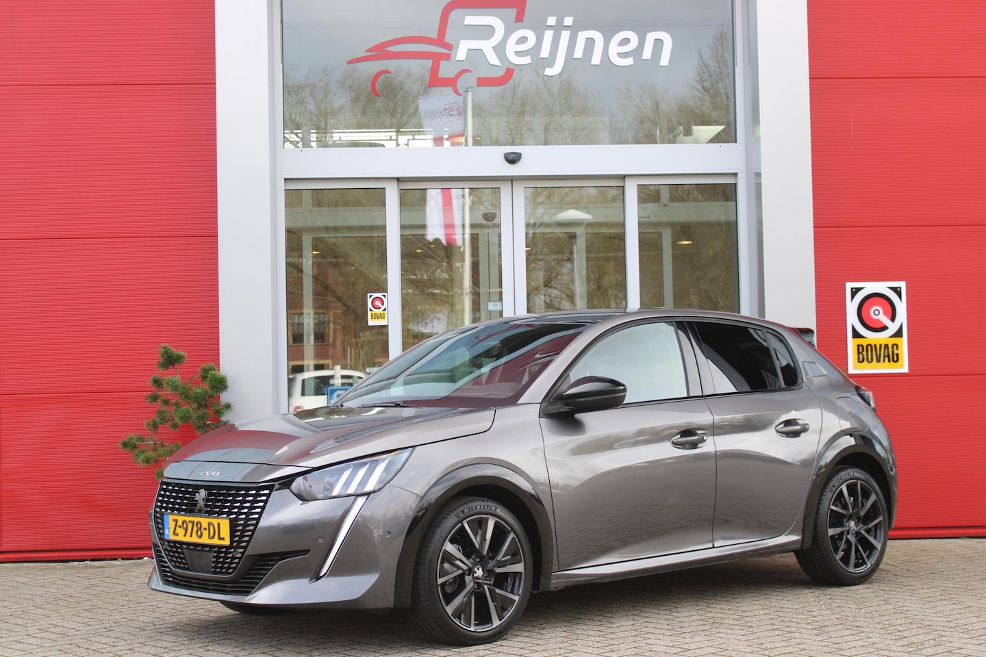 Peugeot 208 - 1.2 130PK AUTOMAAT GT PACK | STOEL VERWARMING | ALCANTARA BEKLEDING | NAVIGATIE 10" TOUCHS - AutoWereld.nl