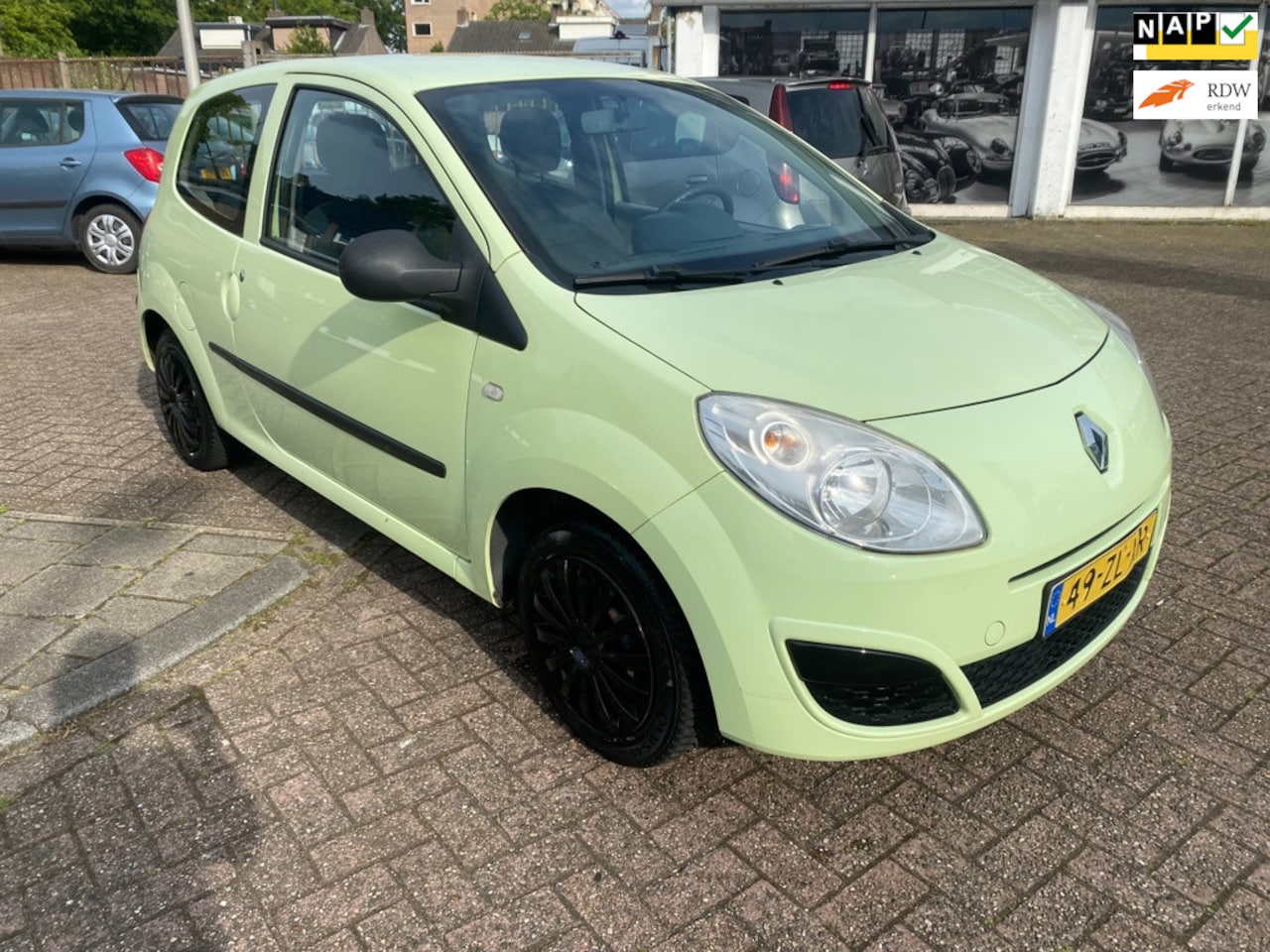 Renault Twingo - 1.2 Authentique NWE APK!* AIRCO** - AutoWereld.nl