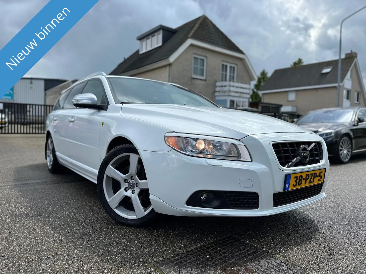 Volvo V70 - 2.0T R-Edition loopt op 3 cilinder - AutoWereld.nl