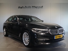 BMW 5-serie - 520i High Exe | Achteruitrij - Camera | Zwart lederen interieur 86.000 KM NAP