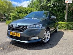 Skoda Fabia - 1.0 TSI Online Edition / Apple Carplay / parkeer sensoren