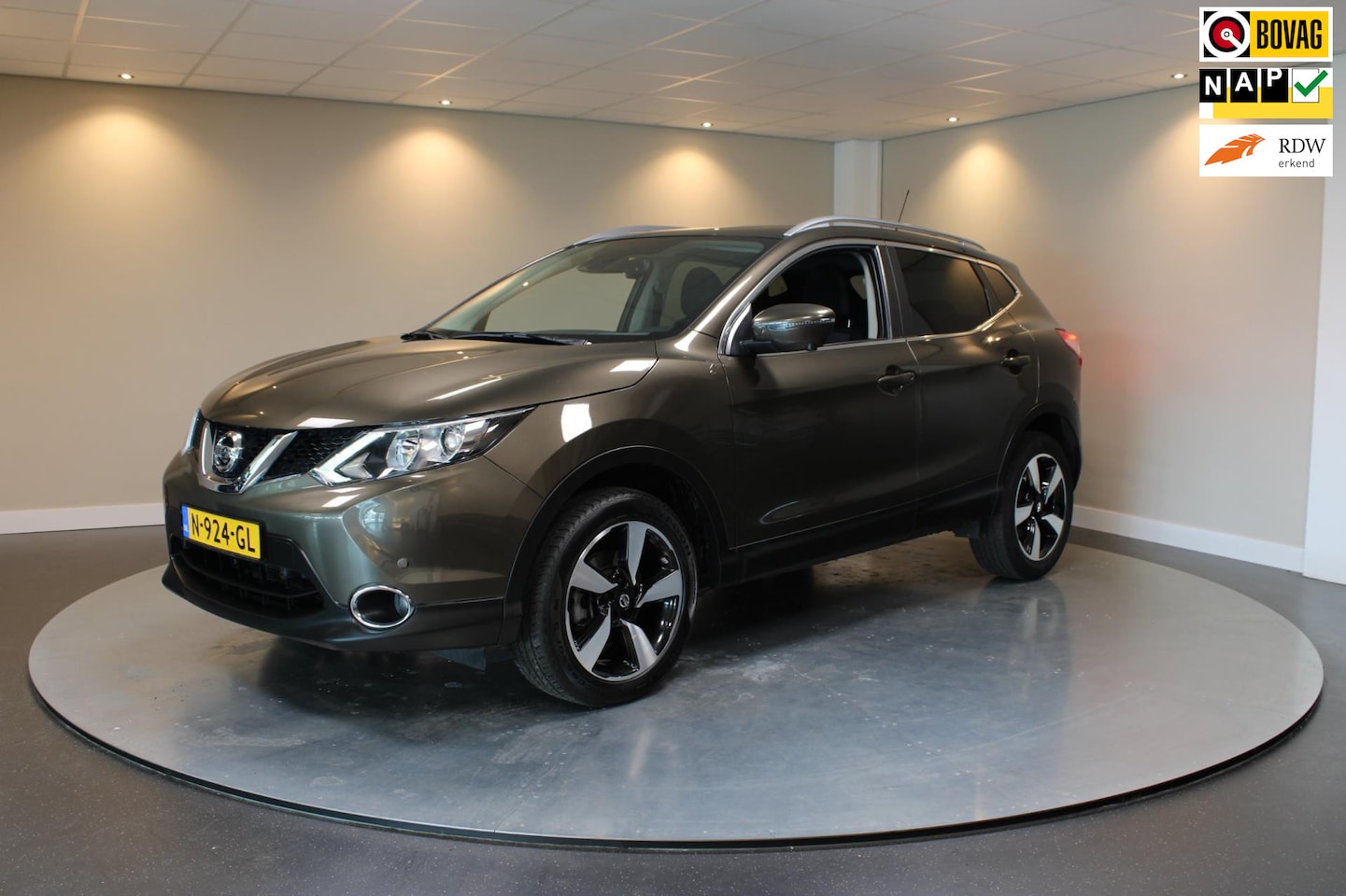 Nissan Qashqai - 1.2 N-Connecta *Pano* Navi|360 Camera|Cruise|PDC - AutoWereld.nl