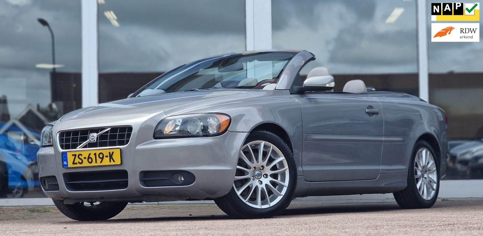 Volvo C70 Convertible - 2.4i Kinetic 170pk Trekhaak Lerenbekleding - AutoWereld.nl