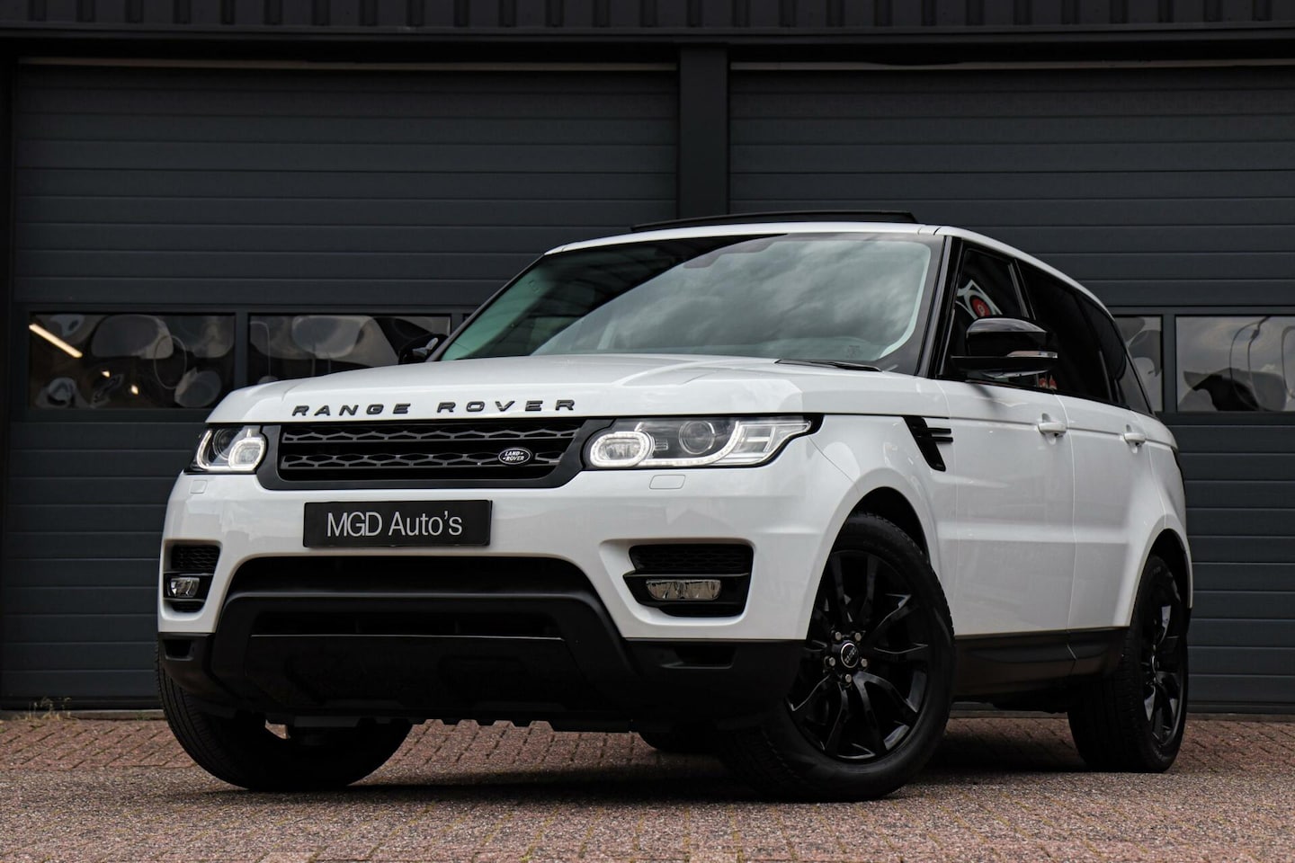 Land Rover Range Rover Sport - 3.0 V6 SC HSE Black Pakket /PANODAK/MERIDIAN/CAMERA/STOELVERW./ - AutoWereld.nl