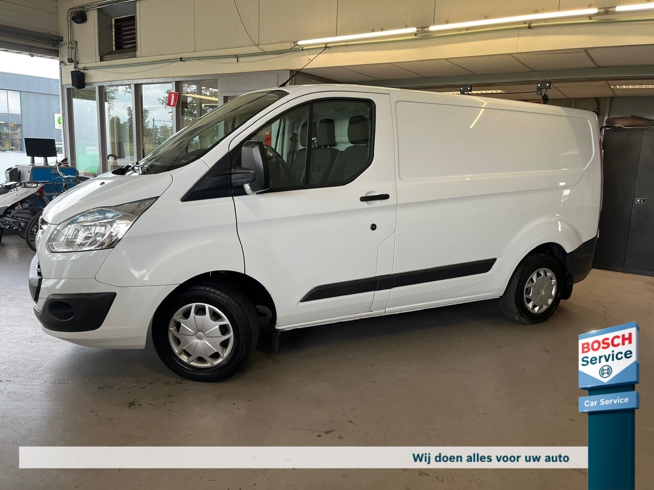 Ford Transit Custom - GB 2.2 TDCi 100PK 270 L1H1 Trend - AutoWereld.nl